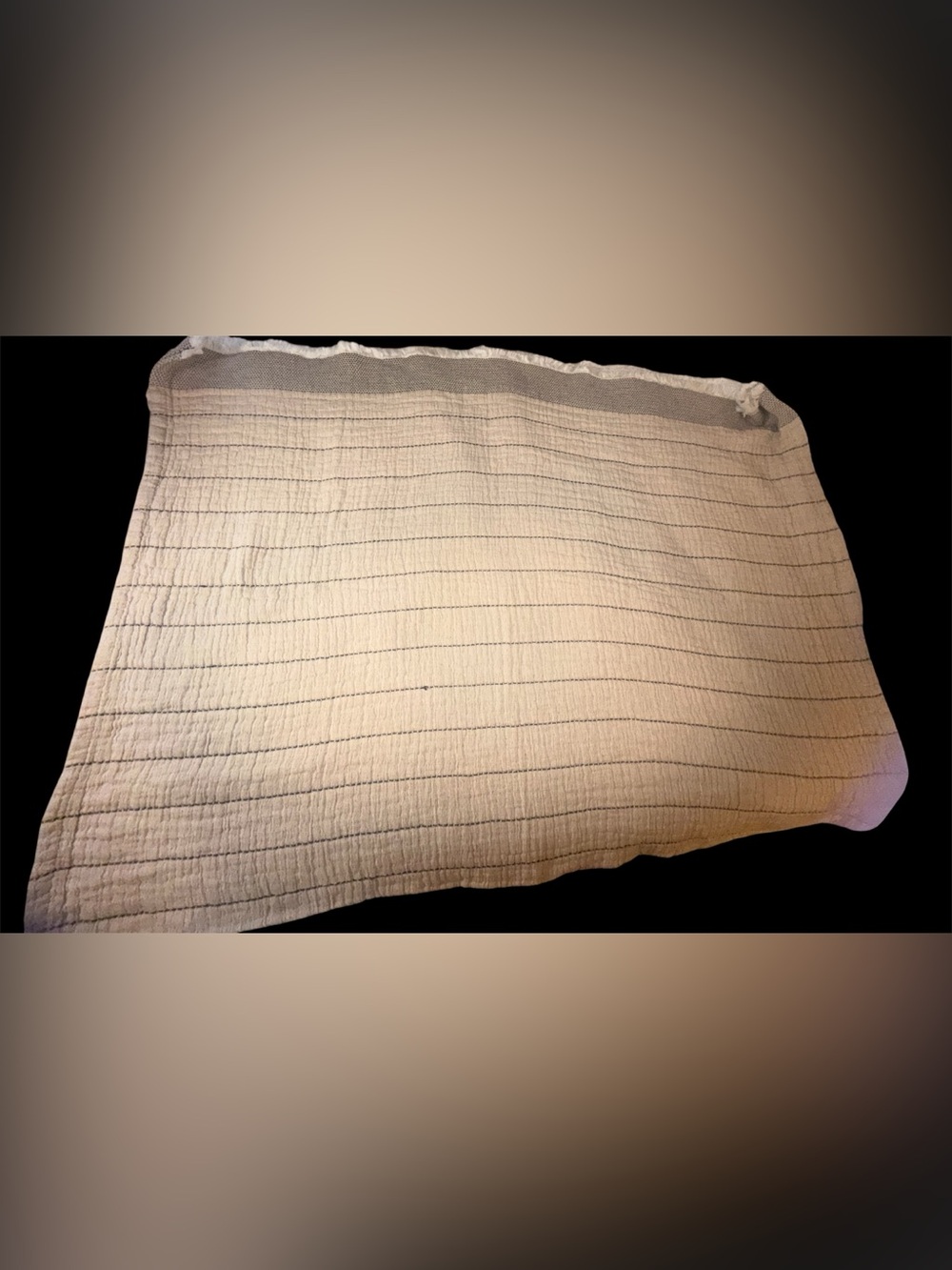 Piscatextil reversible crinkle muslin throw blanket 50”x70” gently used - Picture 3 of 4